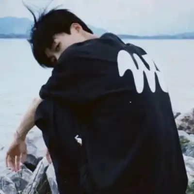 雍恨云